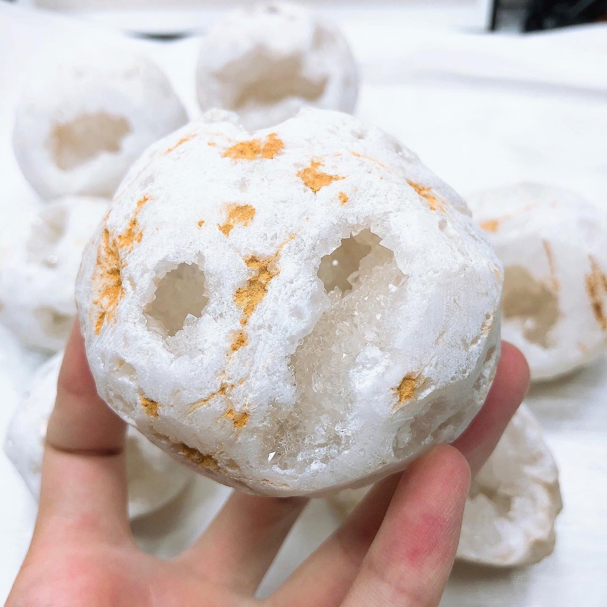 Moroccan White Quartz Geode Egg Bulk Wholesale gemstone wholesale display