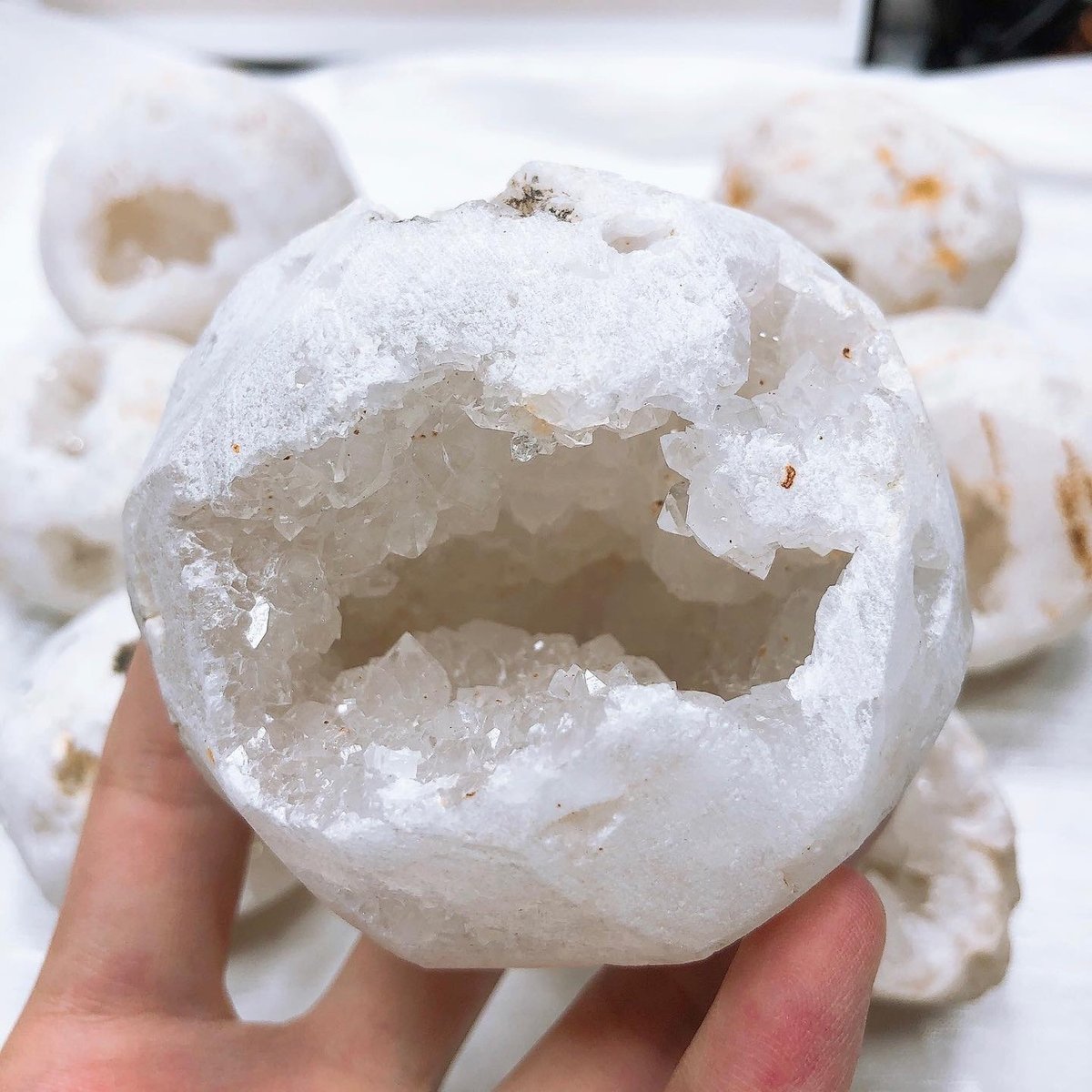 Moroccan White Quartz Geode Egg Bulk Wholesale natural stone product image